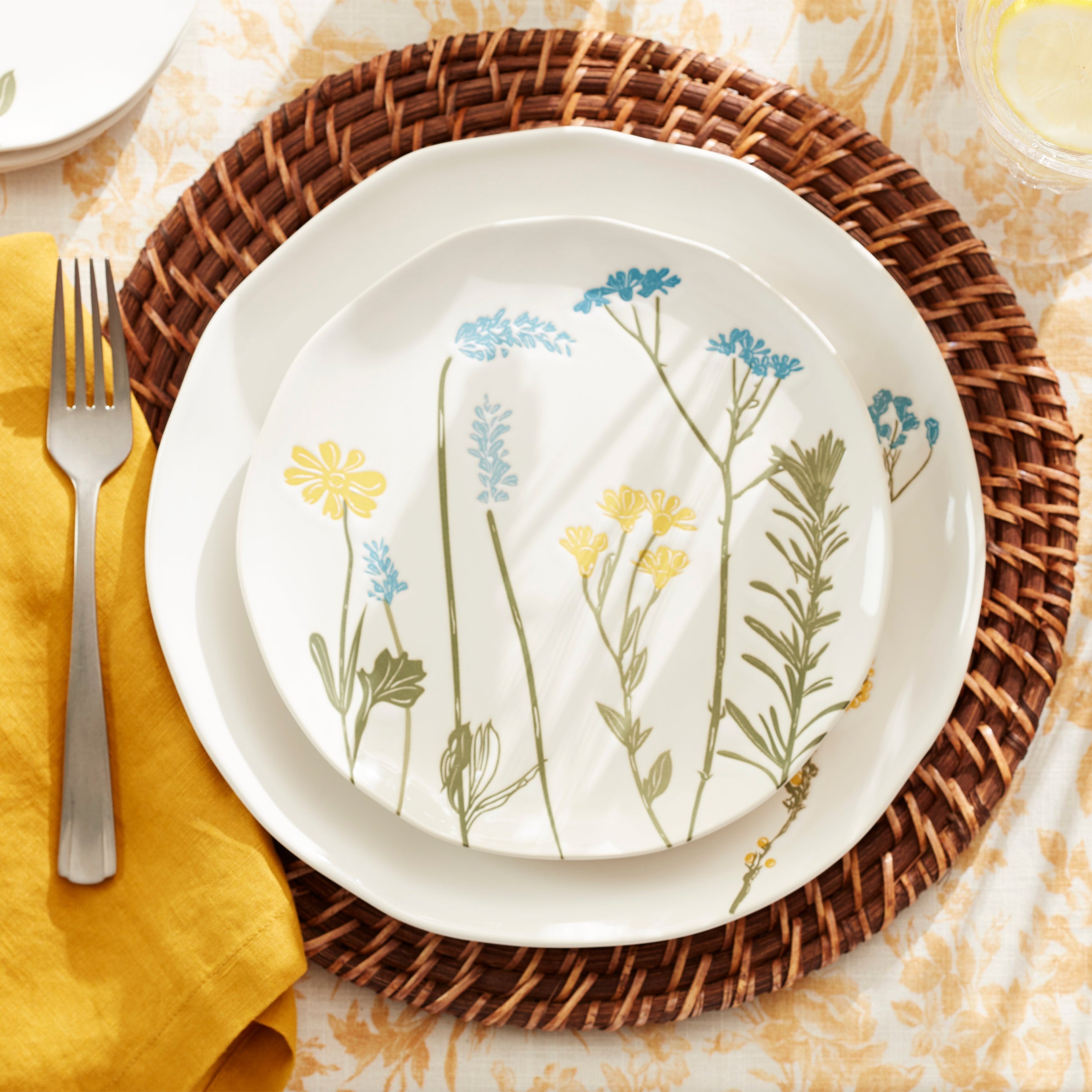 Floral Stoneware Dinnerware Set, 16-Piece - Image 3